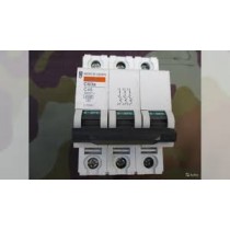 magnetotermico 3 moduli 3P 40A - 4.5KA cod. 23886 Merlin Gerin